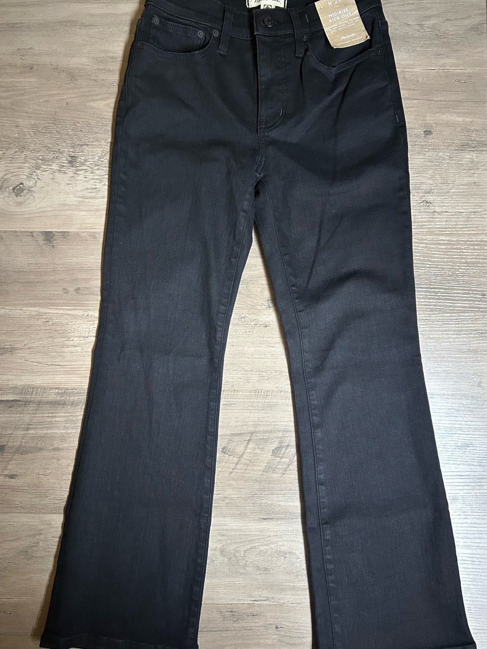 NWT Madewell Women's Black Mid-Rise Kick Out Jeans